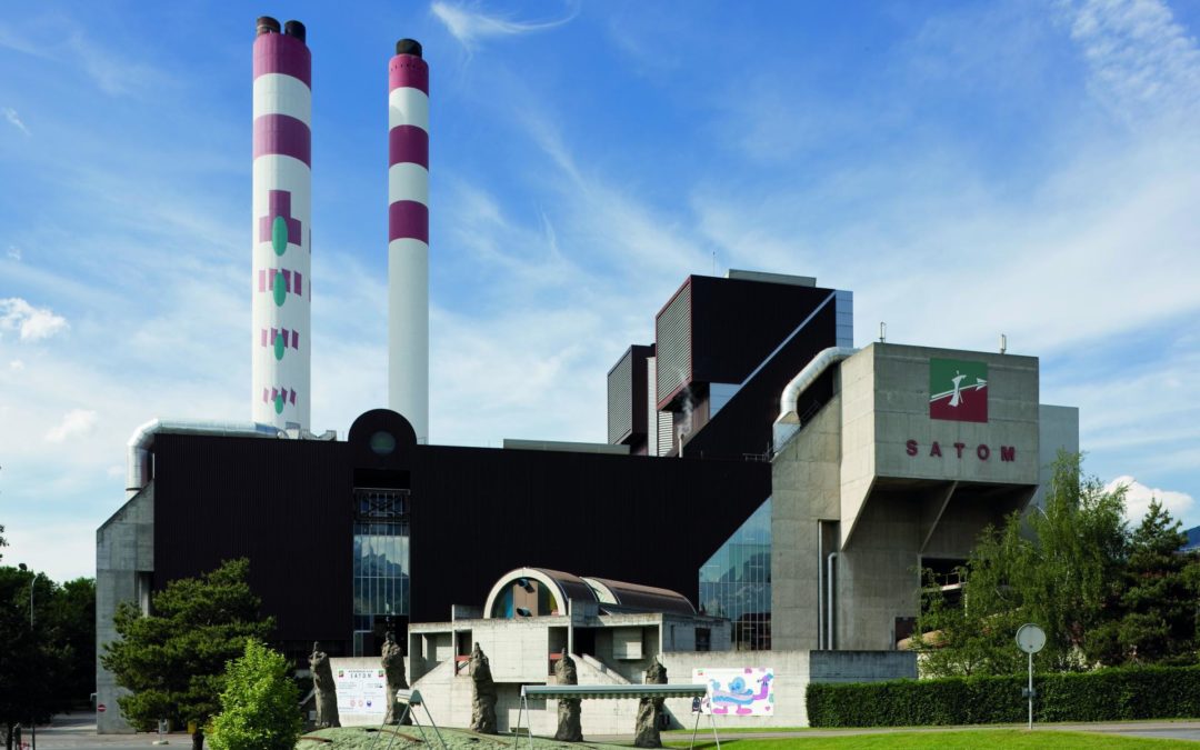 Usine SATOM : « Lave-t- elle vraiment plus blanc que blanc ? »